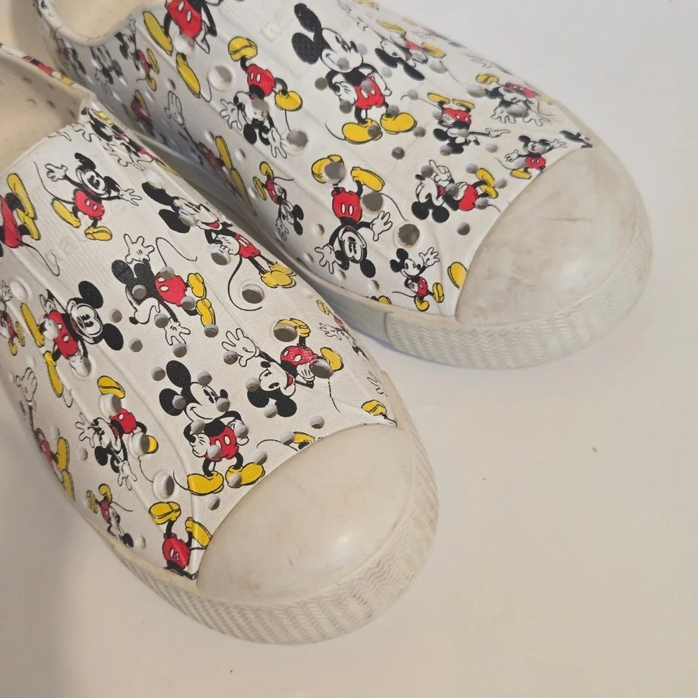 Native Shoes Jefferson Disney Mickey Mouse Kids White Slip On Sneakers C13
